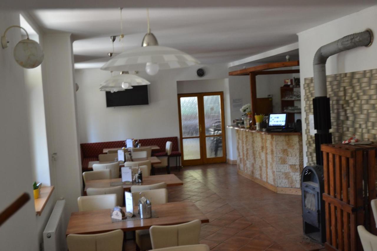 Hotel Podkost Libošovice Dış mekan fotoğraf